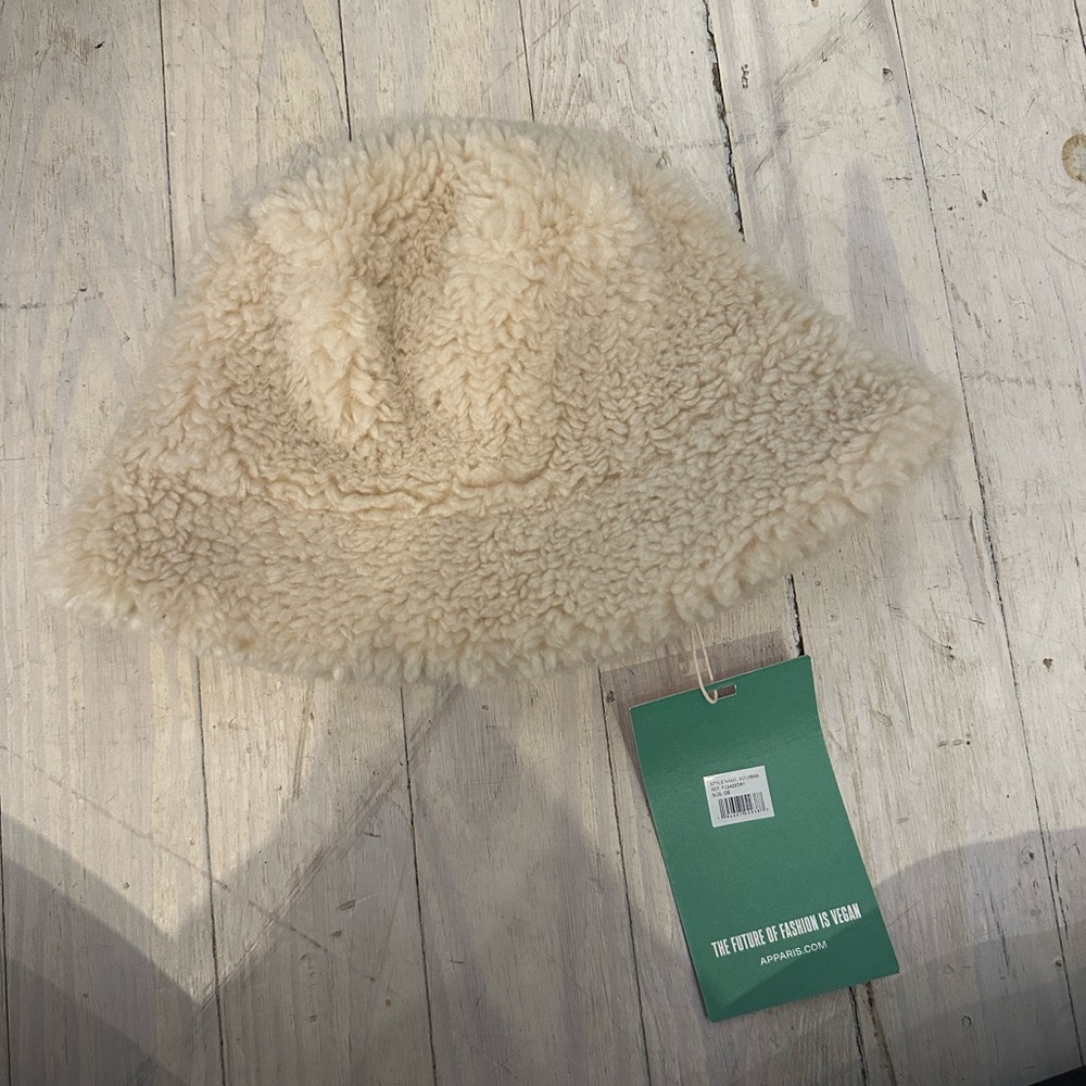 Apparis Sherpa Buckethat
